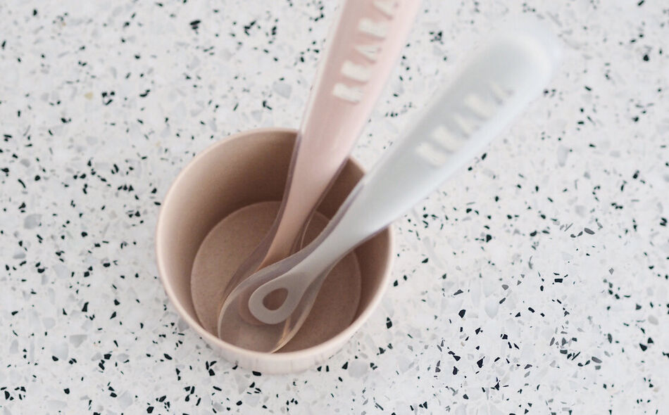 1st stage 2 silicone spoon set + carry box grey/pink