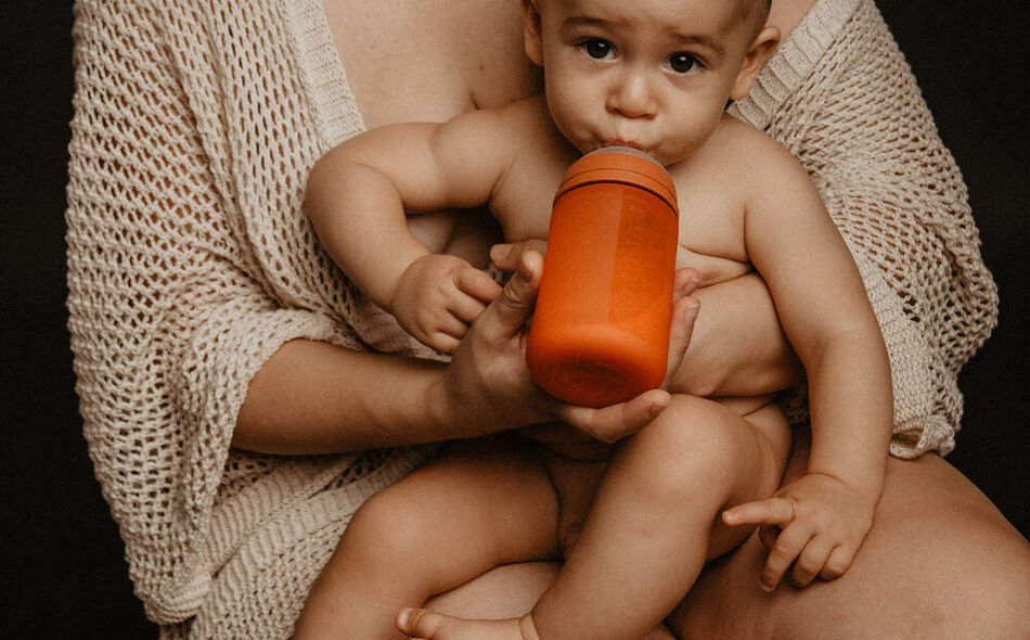 Colour Essence Biber&oacute;n de silicona de 240 ml 