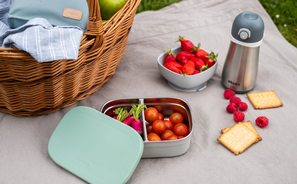 Lunch box sage green