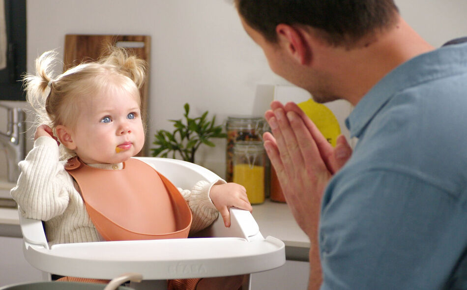 Silicone bib terracotta