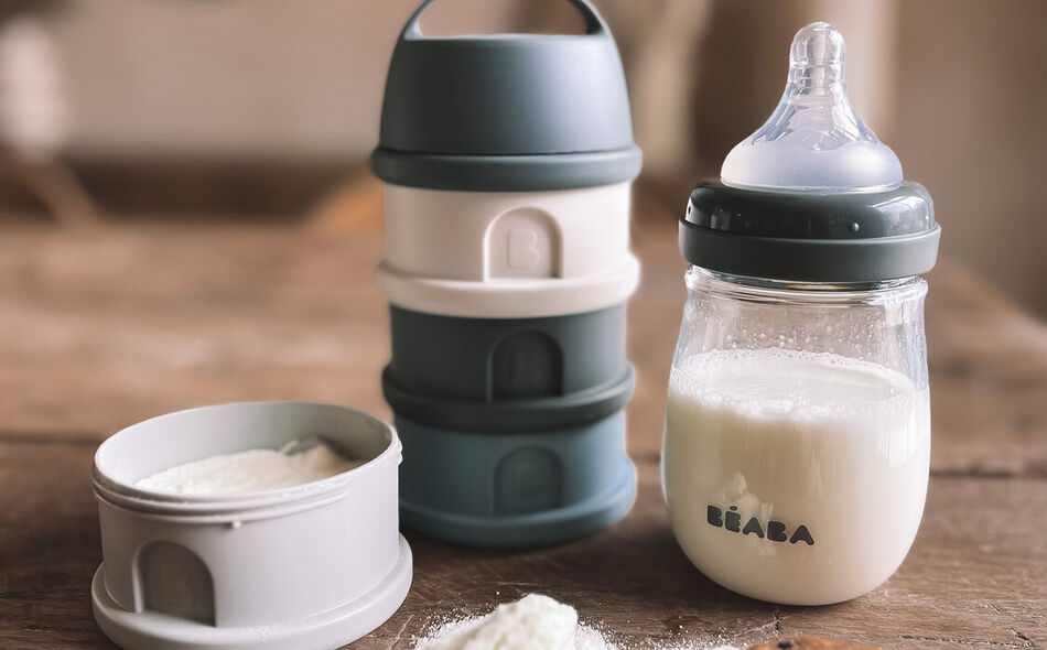 Formula milk container 4 compartments mineral grey / blue