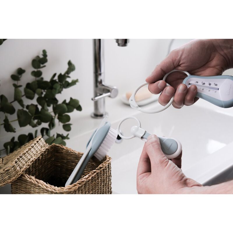 Toiletry accessory set green blue