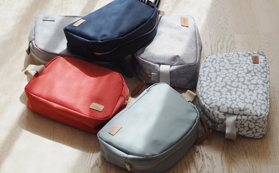 Toiletry bag sage green