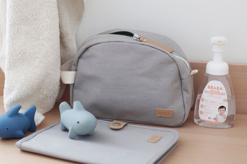 Toiletry bag pearl grey