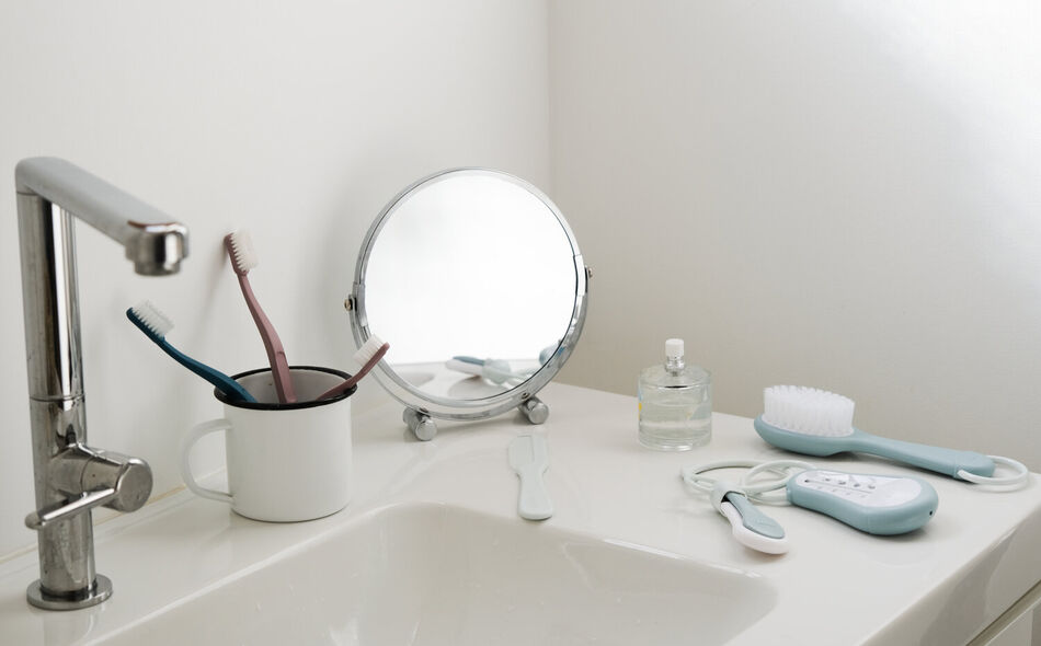 Toiletry accessory set green blue