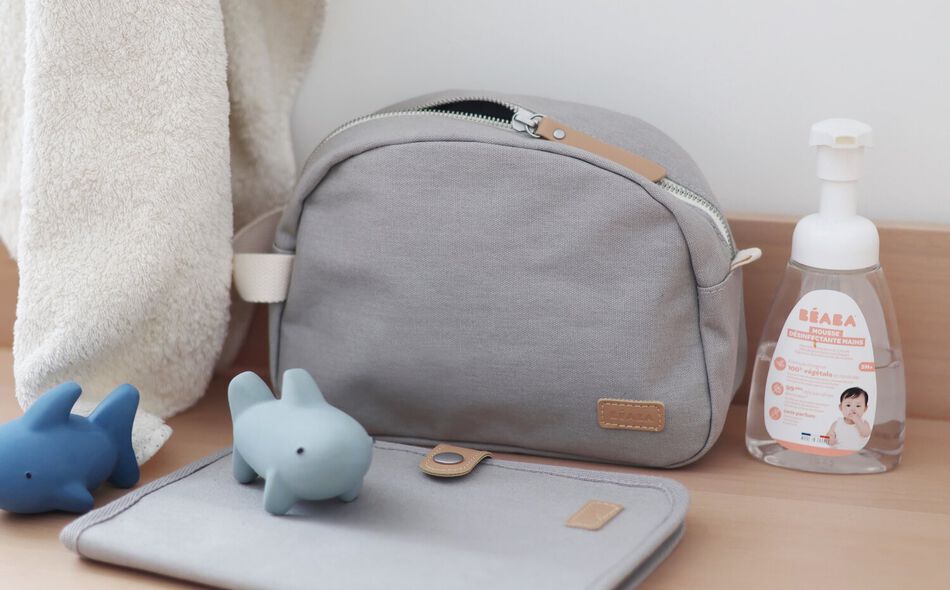 Toiletry bag pearl grey