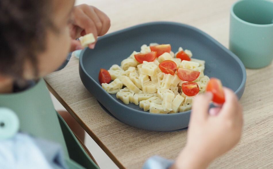 Assiette silicone ventouse mineral grey