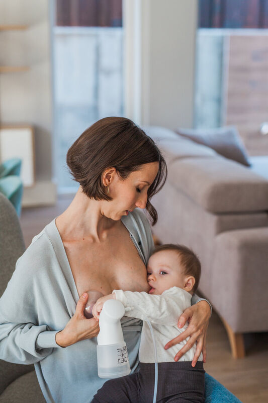 ZERO.ZERO 120 ml electric breast pump with bottle