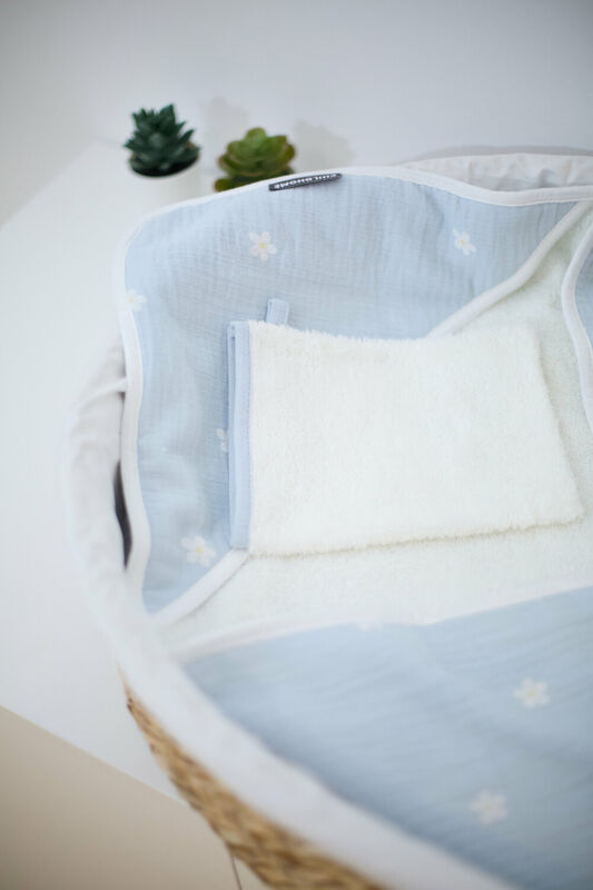 Bath Cape + Face Cloth - 80x80 Cm - Muslin Flower Blue 