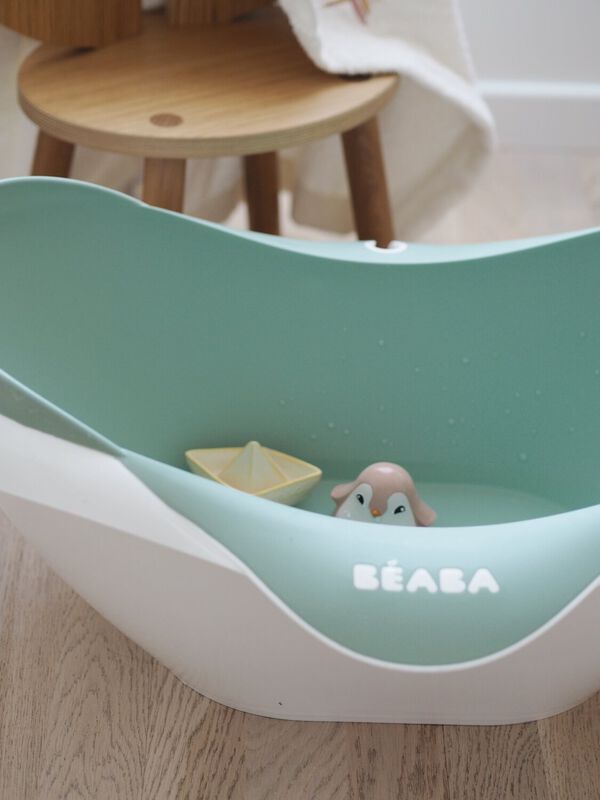 Ba&ntilde;era beb&eacute; Cam&eacute;l&eacute;'o&reg; sage green